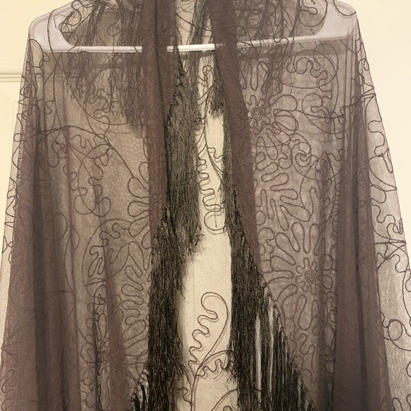 Armani shawl - Picture 5 of 5
